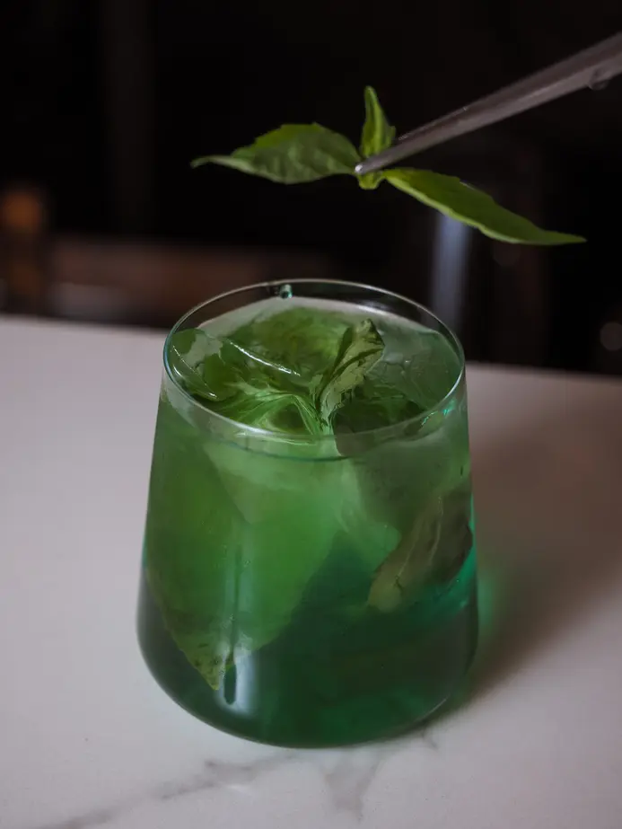Tu botón de reset natural: Albahaca Santa (Tulsi)